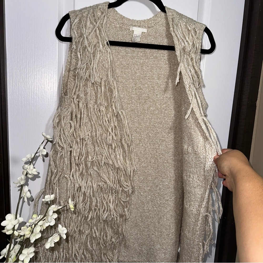 H&M Beige‎ Textured Knit Vest - Picture 3 of 6